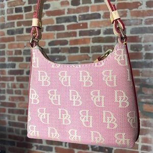 SOLD! Authentic Dooney and Bourke 🌟